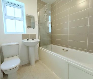 2 bedroom semi-detached house to rent - Photo 6