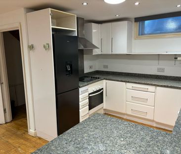 5 Bed Terraced House, Hove, BN3 - Photo 4