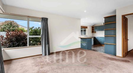 RENT ME! Key Location! - Photo 3