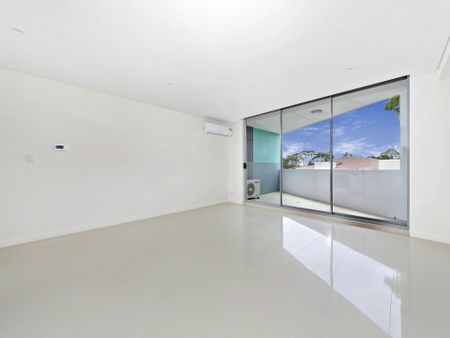 IDEAL LOCATION! - Photo 3