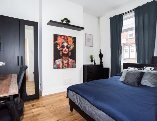 Ashford Street Room 4 - Photo 1