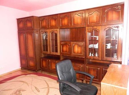 Apartament 3 camere, 80 mp, decomandat, parcare, zona Sigma Center - Photo 2