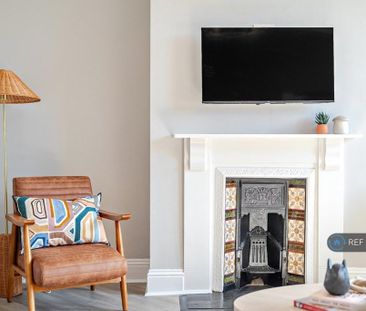 3 bedroom maisonette to rent - Photo 2