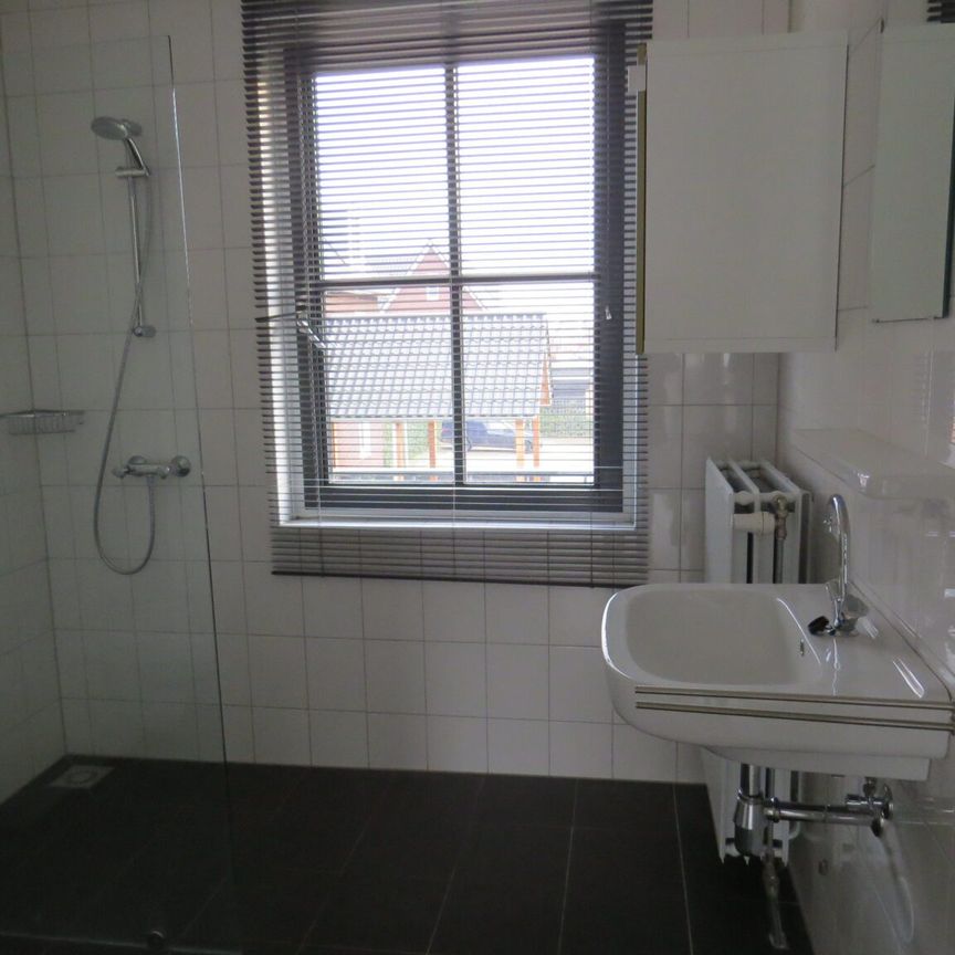 Laan van de Bevrijding 37 - Photo 1