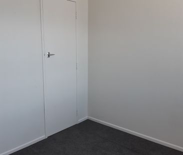 21 Kendal Grove, Wainuiomata Wellington 5014 - Photo 3