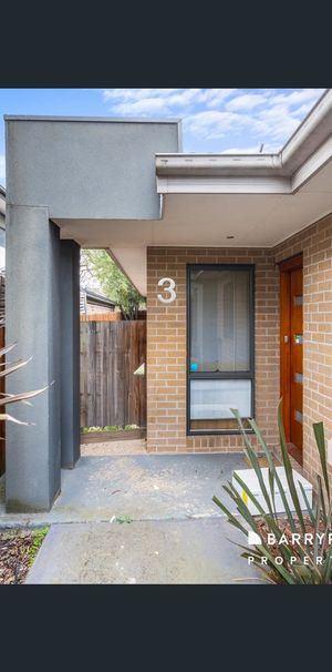 19/12 Irvine Street, Mitcham, Vic 3132 - Photo 2