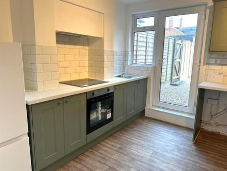 1 bedroom flat to rent - Photo 4