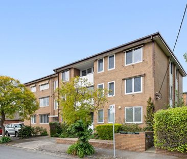 Centrally located 2 bedroom apartment! - Photo 6