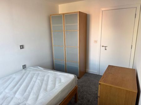 2 bedroom flat to rent - Photo 3