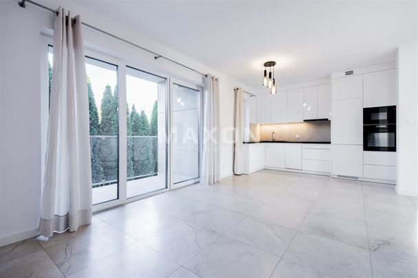 Atrakcyjny apartament z ogródkiem i 2 łazienkami - Photo 1