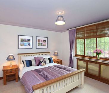 A charming country house and estate on the Surrey, Sussex, and Hamp... - Photo 5
