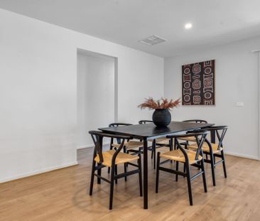 Modern Family Home - Photo 6