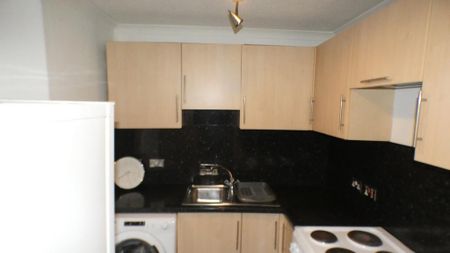 2 bedroom apartment to rent - Photo 2