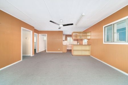 Relaxed Living Just a Short Walk to the Beach - Photo 3