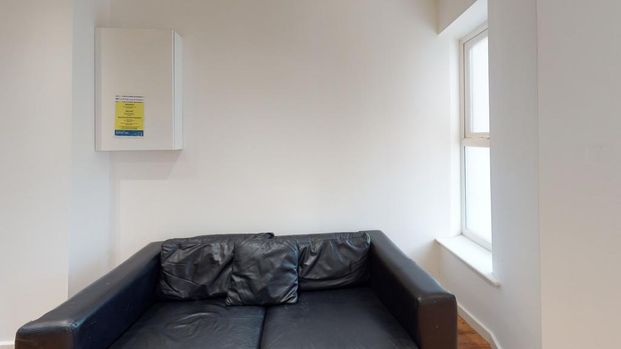 4 bedroom terraced house to rent - Photo 1