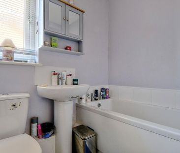 2 bedroom semi-detached house to rent - Photo 4