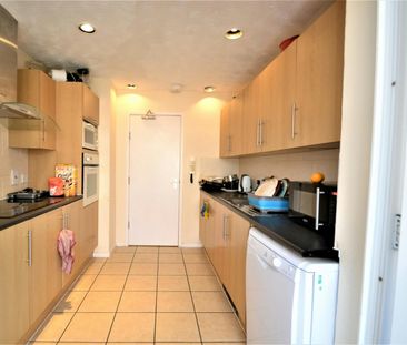 House share to rent on - Photo 4