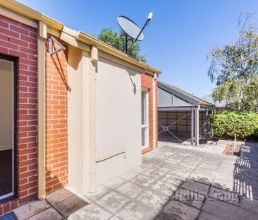 6 McGuire Crescent, Williamstown - Photo 2