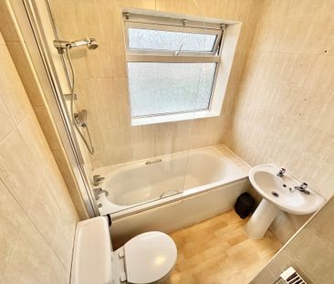 3 bedroom house to rent Webster Crescent, S61 - Photo 4