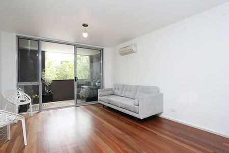 Fully furnished studio with perfect location! - Photo 5