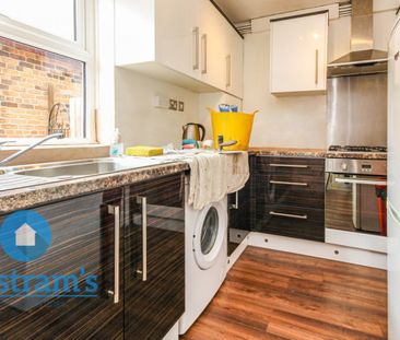 References Pending - 5 bed End Terraced House - Photo 6