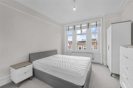 Charing Cross Road, Covent Garden, London, WC2H - Photo 3