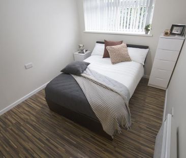 1 bedroom in a house share to rent - Photo 2