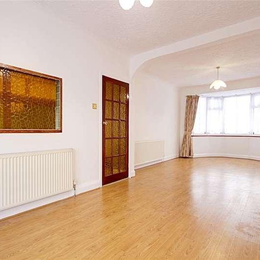 Bullsmoor Close, Waltham Cross, EN8 - Photo 1