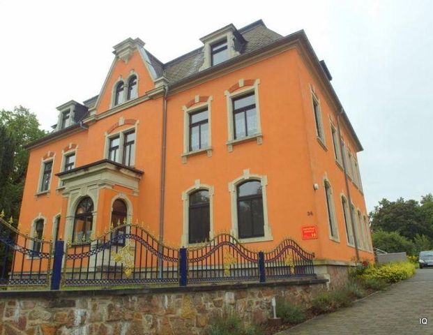 Radebeul-Lindenau: Kleine 2-Zimmer-Singlewohnung mit Laminatboden und ebenerdiger Dusche - Photo 1