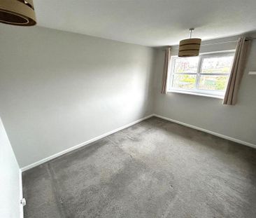 2 bedroom semi-detached house to rent - Photo 6