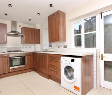2 bedroom terraced house to rent - Photo 2