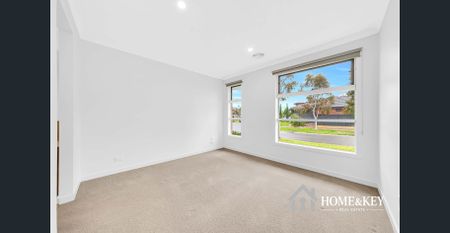 Modern/2 Living Areas/ Huge Electricity Savings $$$$ - Photo 4