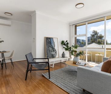 Spacious Sunny Living! - Photo 6