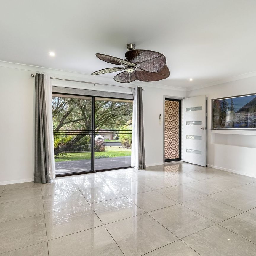 BEAUTIFULLY RENOVATED HOME IN QUIET CUL-DE-SAC - Photo 1