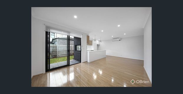 Modern 4-Bedroom Townhouse in Prime Clayton Location - Photo 1