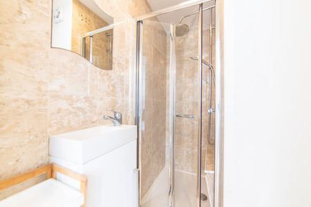 Room in a Shared Flat, Leerdam Drive, E14 - Photo 4
