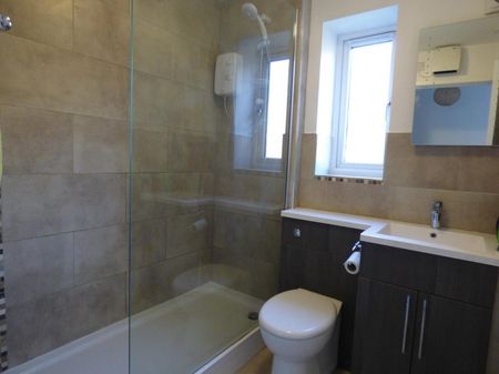 1 Bed Flat - Photo 4