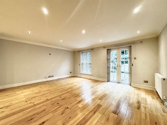 4 Bedroom Town House, - Photo 1