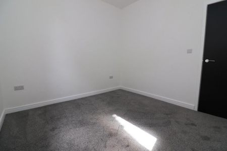 3 bedroom apartment to rent - Photo 4