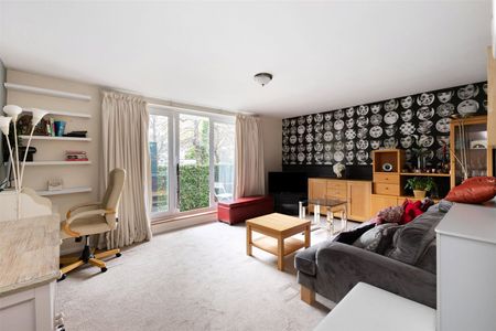 Lansdowne Road, London, SW20 flat to rent - Photo 2