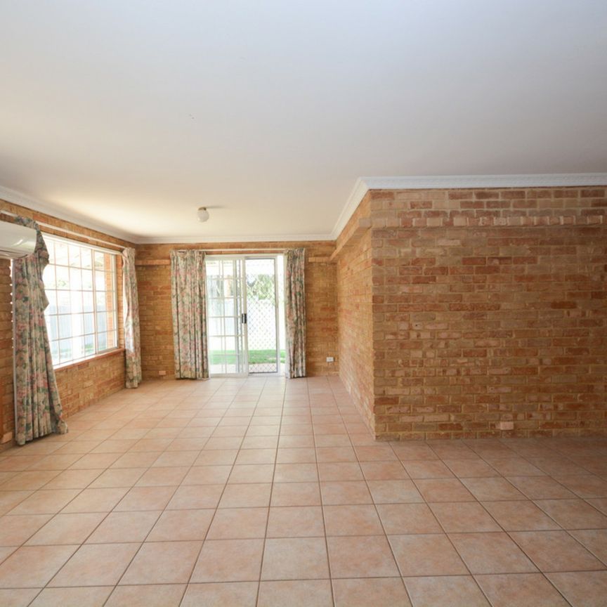 Charming 4 Bedroom Home in Halls Head - Photo 1