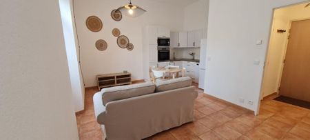 Magnifique 2 pièces meublé neuf tout équipé au calme avec stationnements - Photo 2