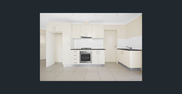 Modern One Bedroom Apartment in Prime Location - Photo 1