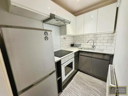 Bradwell House, Southend Road, Wickford - Photo 3