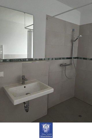 Ihre neue attraktive Dachwohnung mit Balkon, Fußbodenheizung, EBK und Lift! - Photo 4