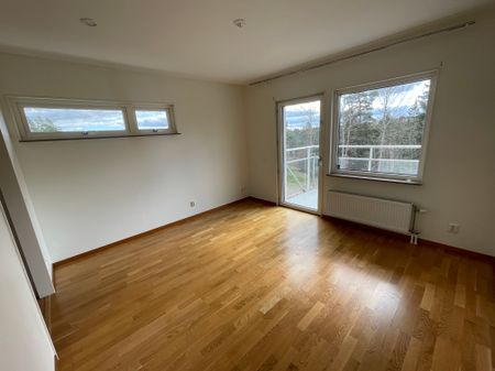Heklagatan, Kista - Photo 3