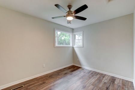 For Lease - 210 Emery Street, London South, Ontario - Photo 4