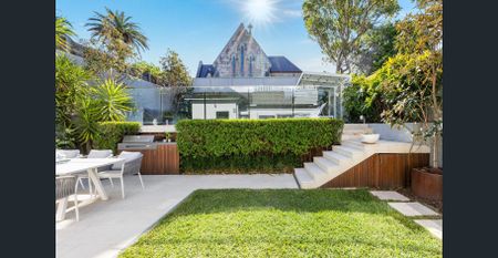 A Freestanding Coastal Family Classic In A Tightly Held Avenue Overlooking Waverley Park - Photo 2