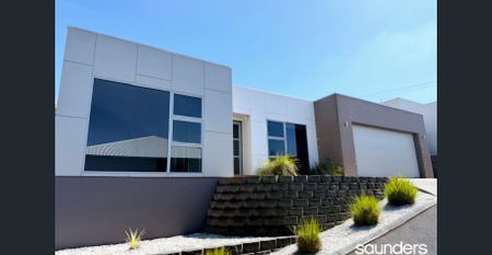 MODERN UNIT - Photo 2