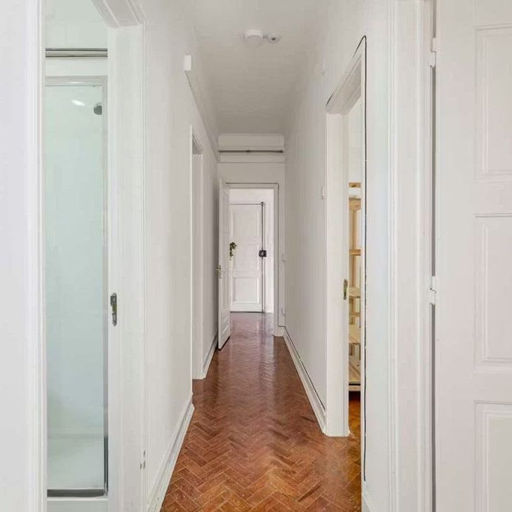 Avenida da Igreja, Lisbon, Lisbon 1700 - Photo 1